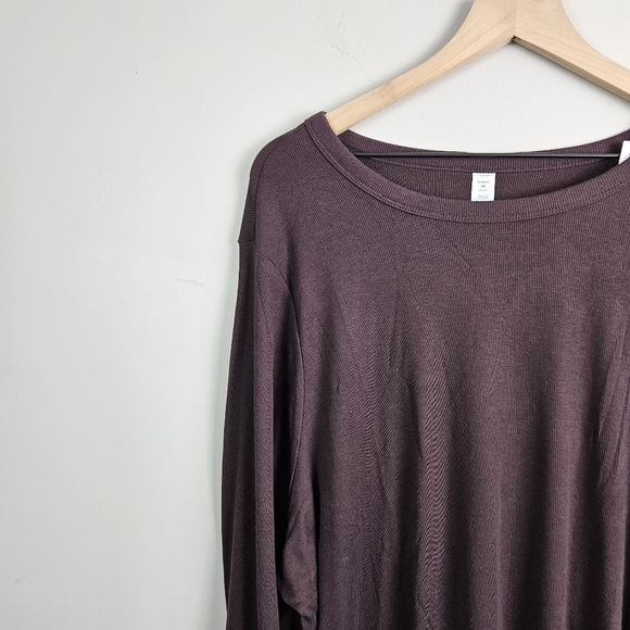 Old Navy UltraLite Long-Sleeve Crew-Neck Ribbed Cropped Top for Women - Picture 3 of 9